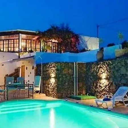 Casa Tara Mácher