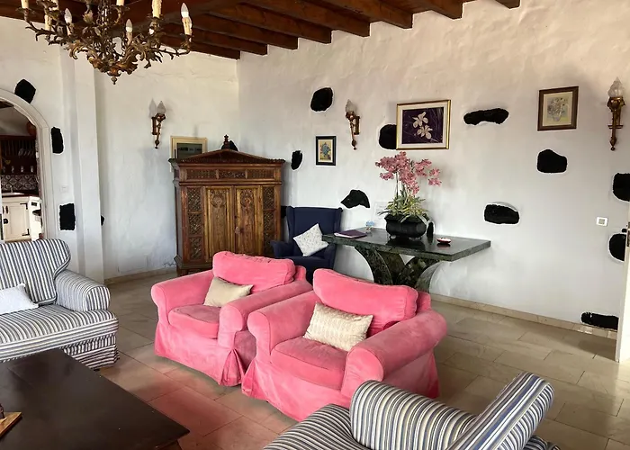 Casa Tara - 5 Bedroom, 4 Bathroom With Private Pool